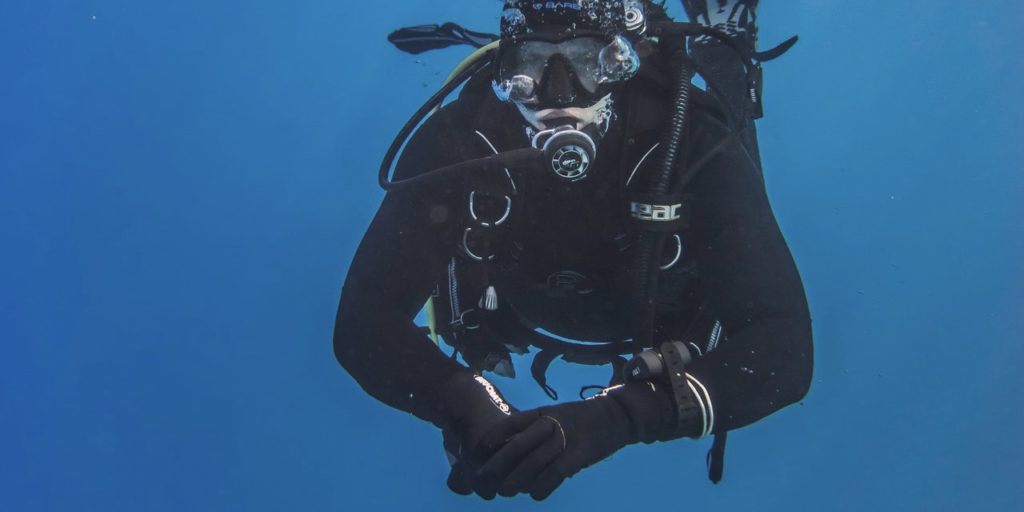 schwimmhandschuhe_kaufen