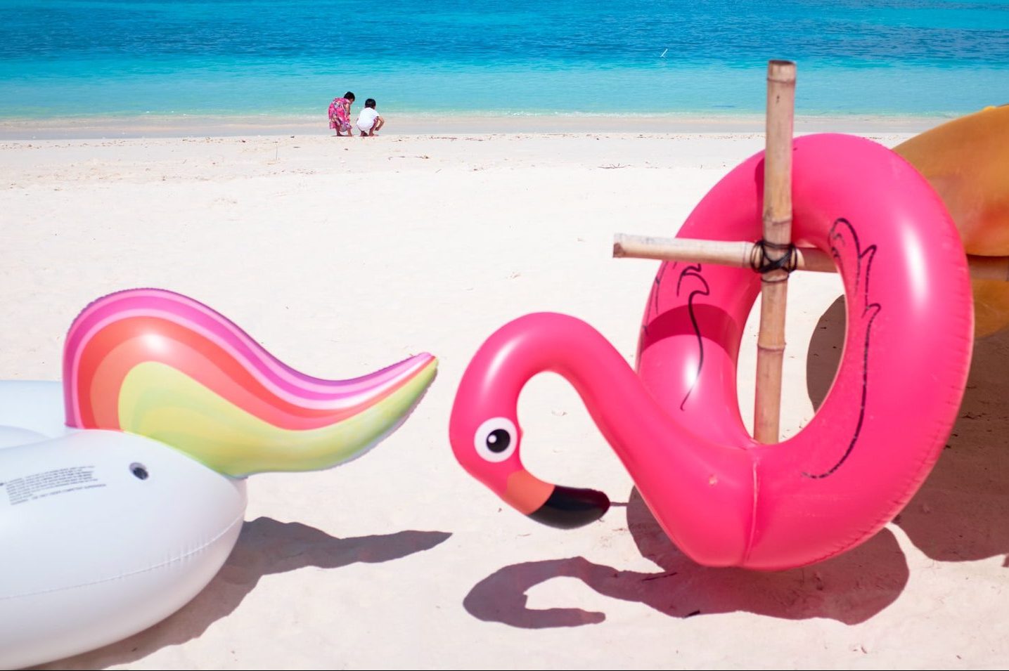 6x Flamingo Aufblasbar Pool Schwimmtier Badespielzeug Getränkehalter Schwimmring 