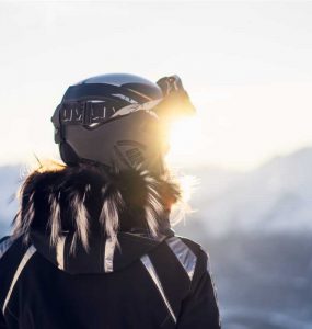 skihelm-mit-visier