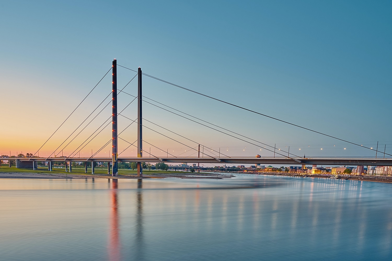 sup-duesseldorf rheinpromenade