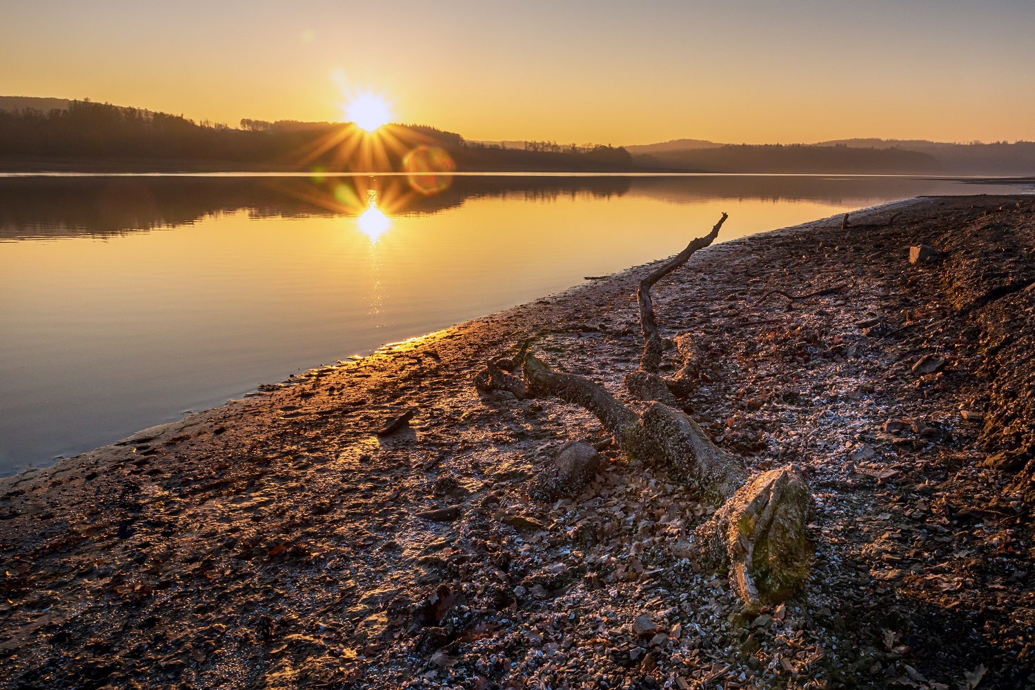 sup-moehnesee delecke