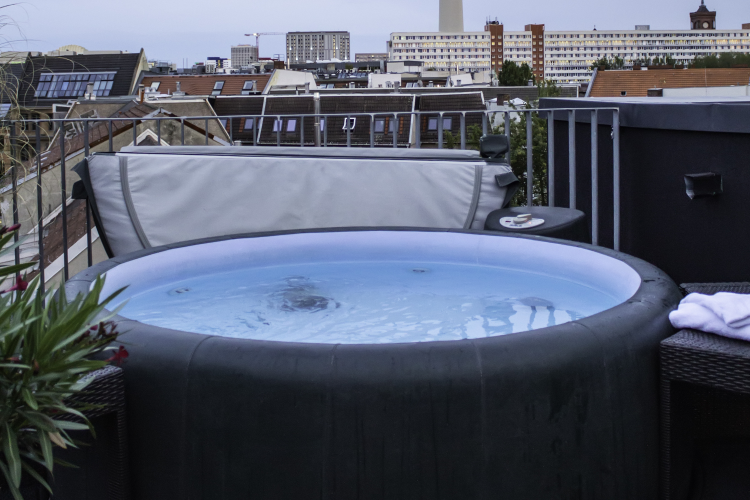 Die besten Whirlpools für den Balkon? (Vergleich 2025)