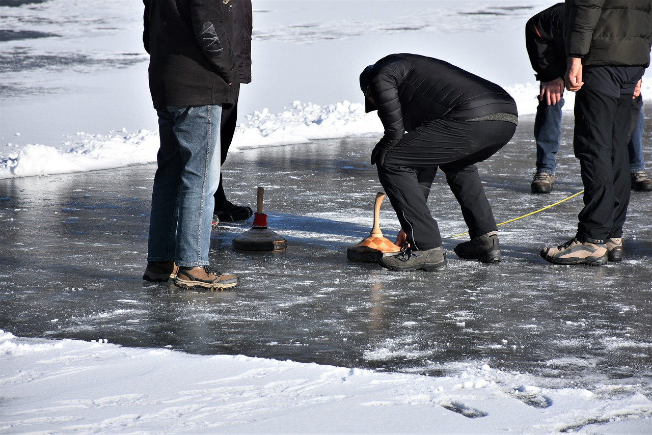 wintersportarten_eisstockschießen